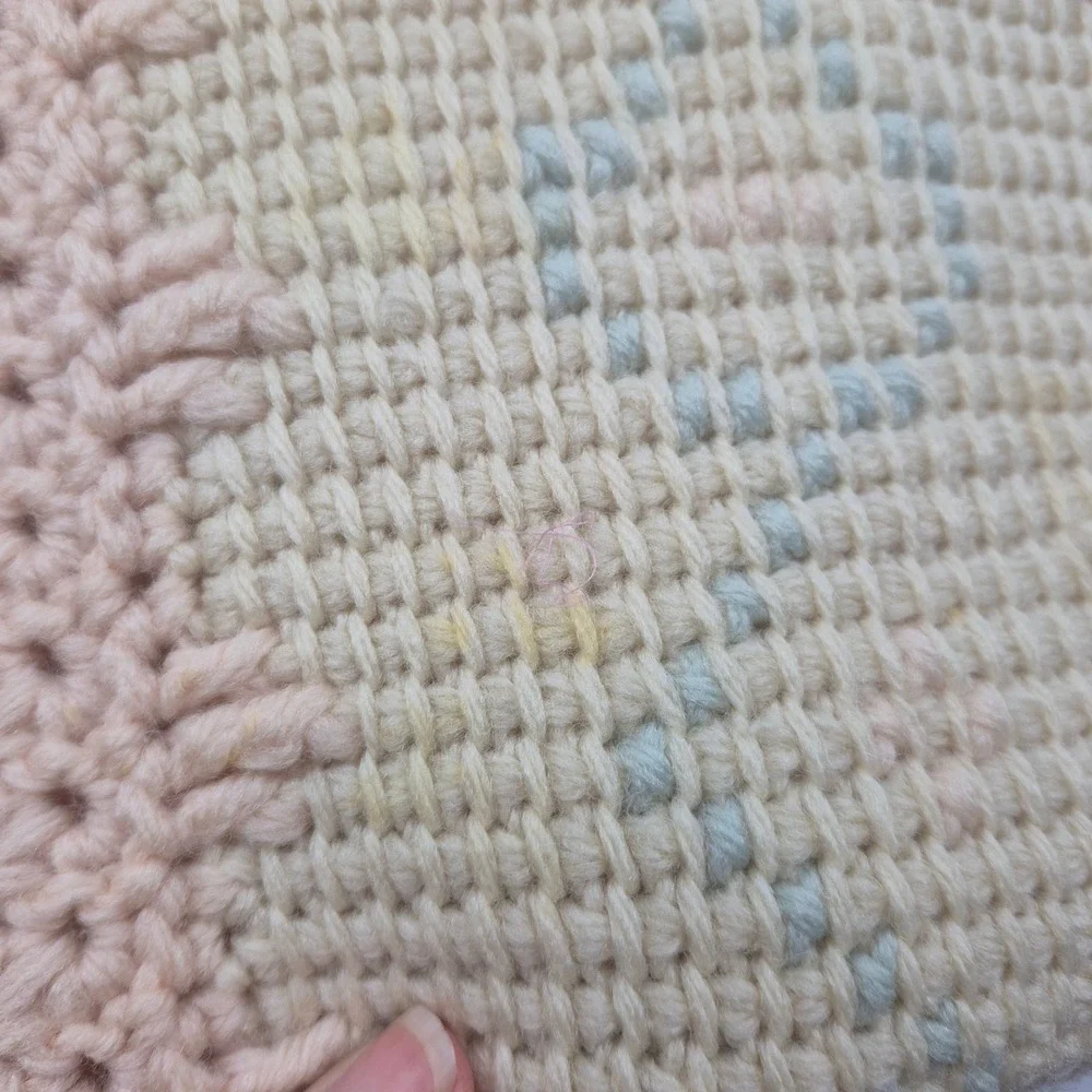 Vintage Handmade WOOL Crochet Baby Blanket Cream Scalloped Edge Embroidered Crib